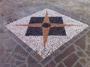 mosaico geometrico in ciottoli realizzato a Brembate provincia di Bergamo
