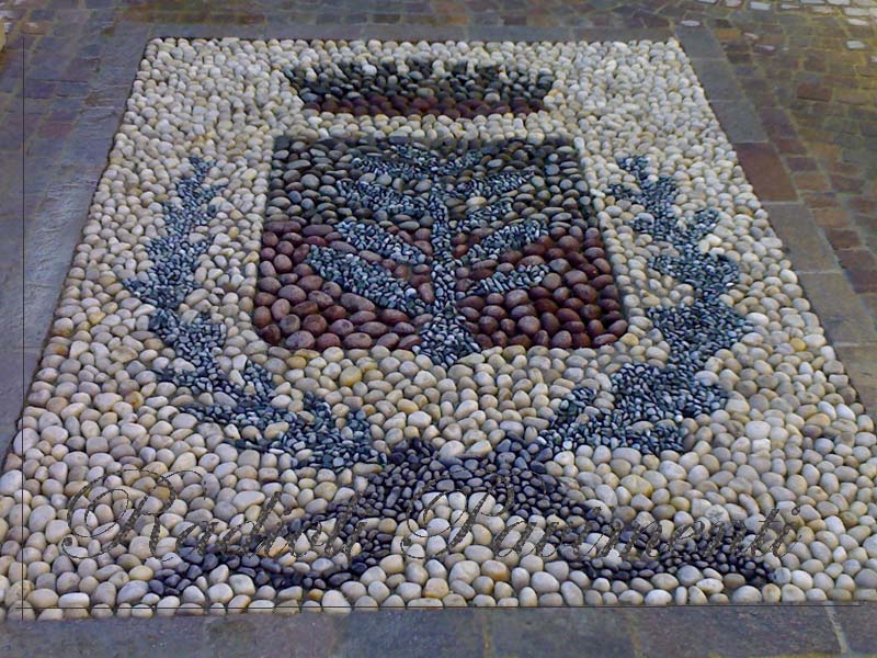 pietre per pavimenti esterni esempio mosaico in ciottoli comune di Bernareggio